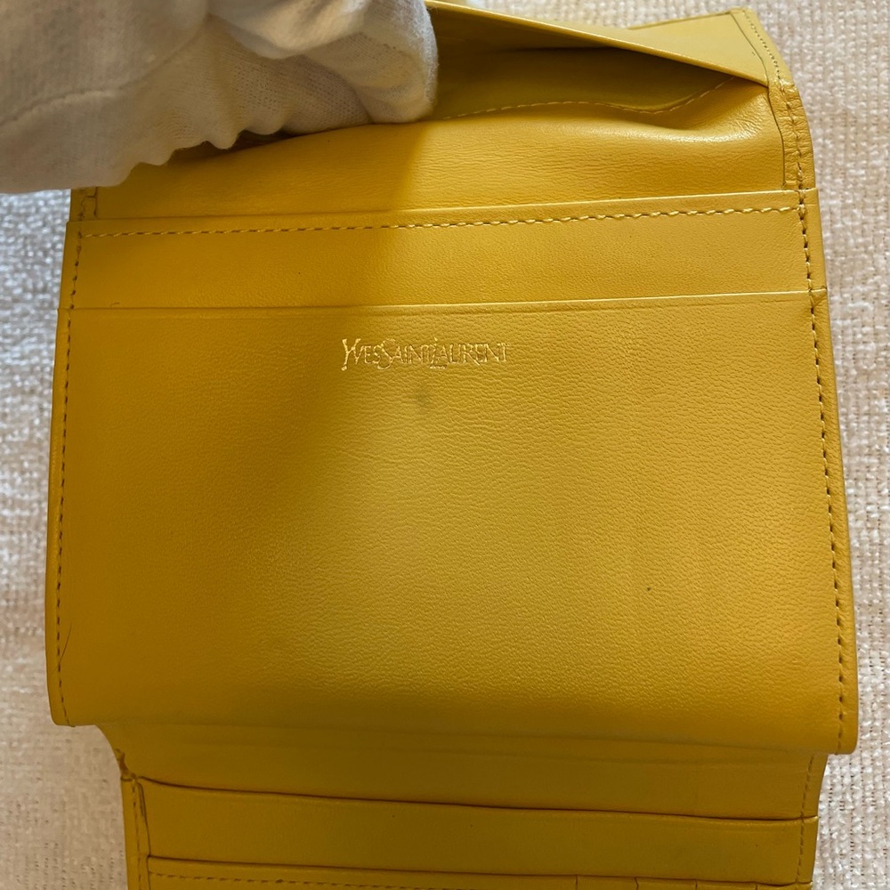 Yves Saint Laurent VINTAGE Authentic Sunflower Yellow Leather Compact Wallet - Picture 4 of 16